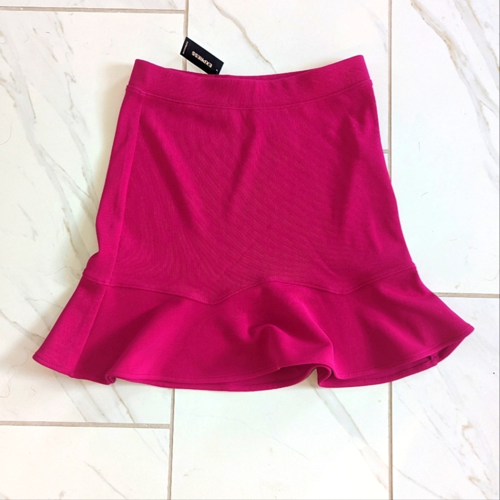 Gorgeous fuchsia express mini skirt